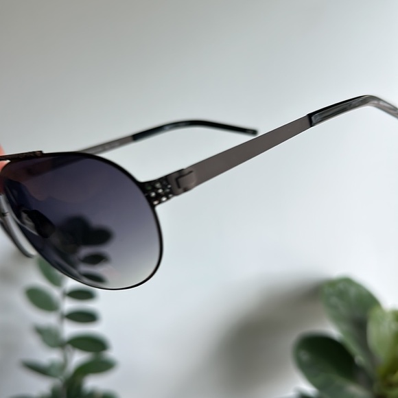 Jimmy crystal sunglasses with case - Picture 9 of 11